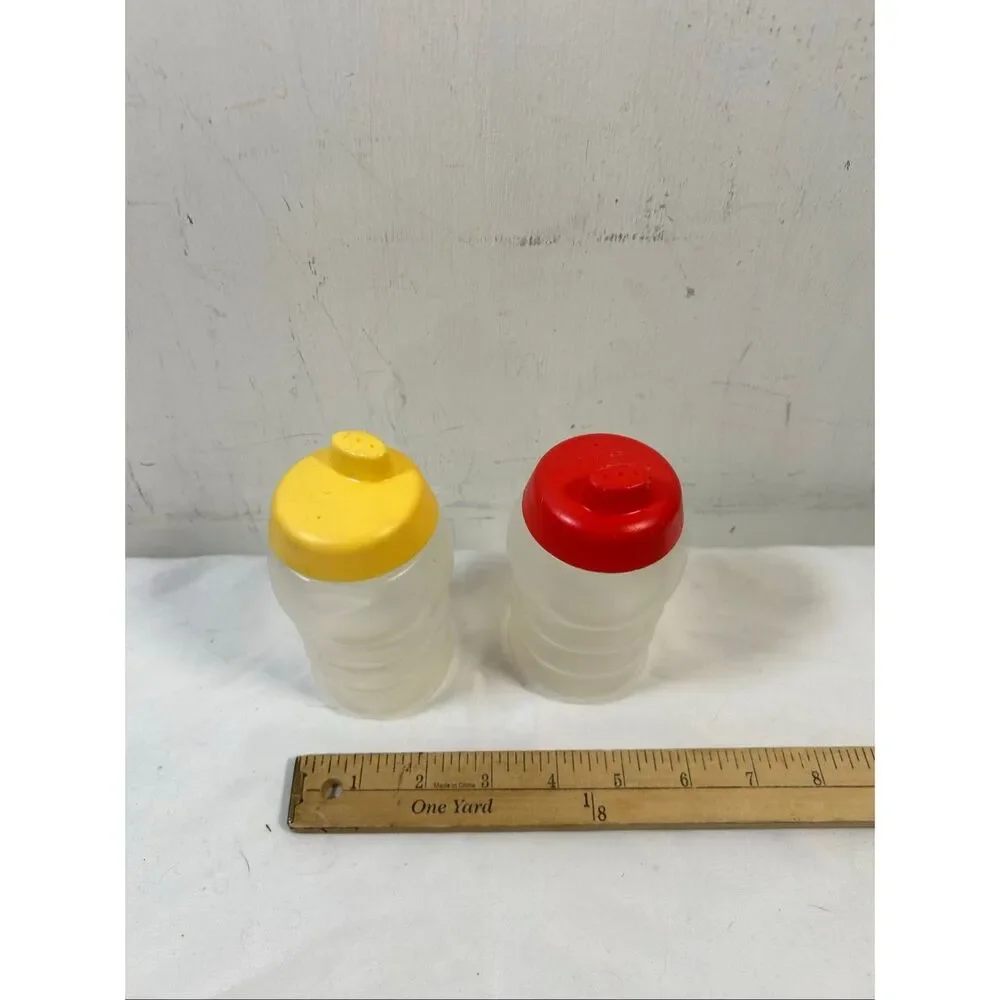 Rubbermaid sippy cups vintage scuffs 9oz‎